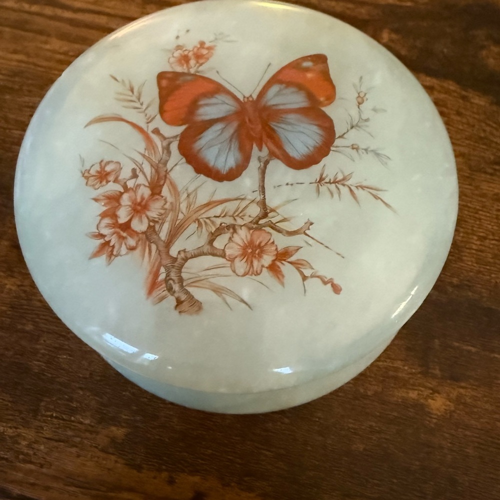 Vintage Elegant Butterfly Art Decorative alabaster Box